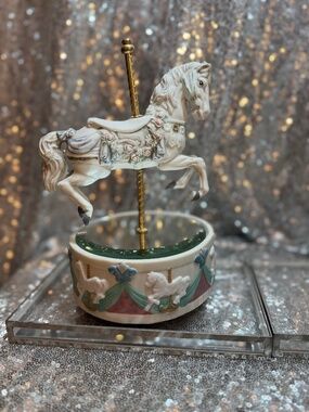 Linden Carousel waltz 1970 music box does not work